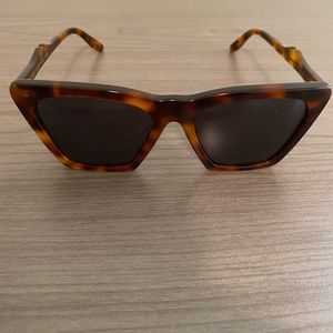 illesteva Lisbon Sunglasses
